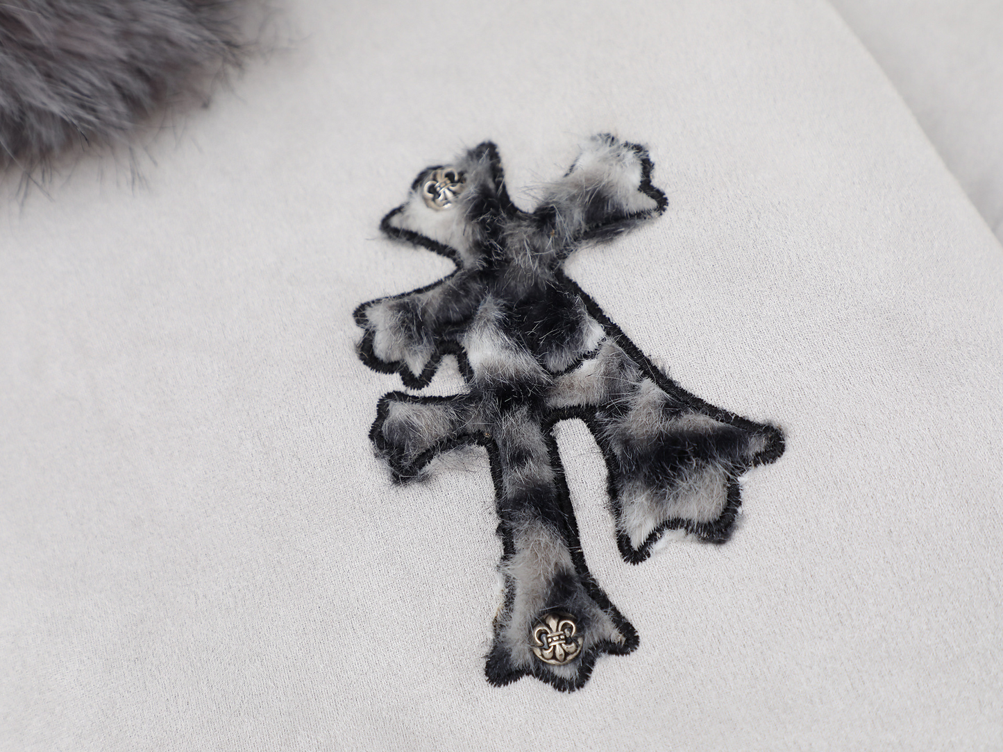 クロスデザインフェイクファーフードジャケットcm0004