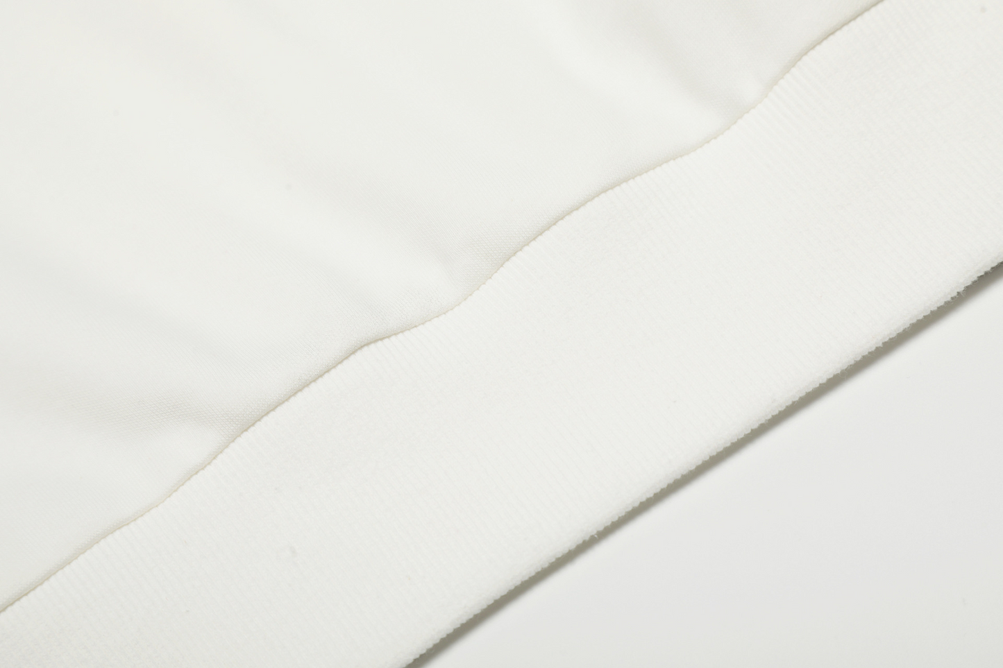 スタッズ付きグランジオフショルダースウェットcm0024