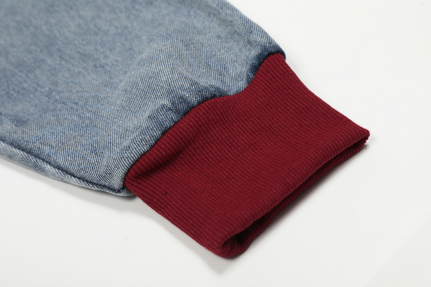 オフショルダー刺繡ワンポイントロゴデジップアップトップス/cm0003