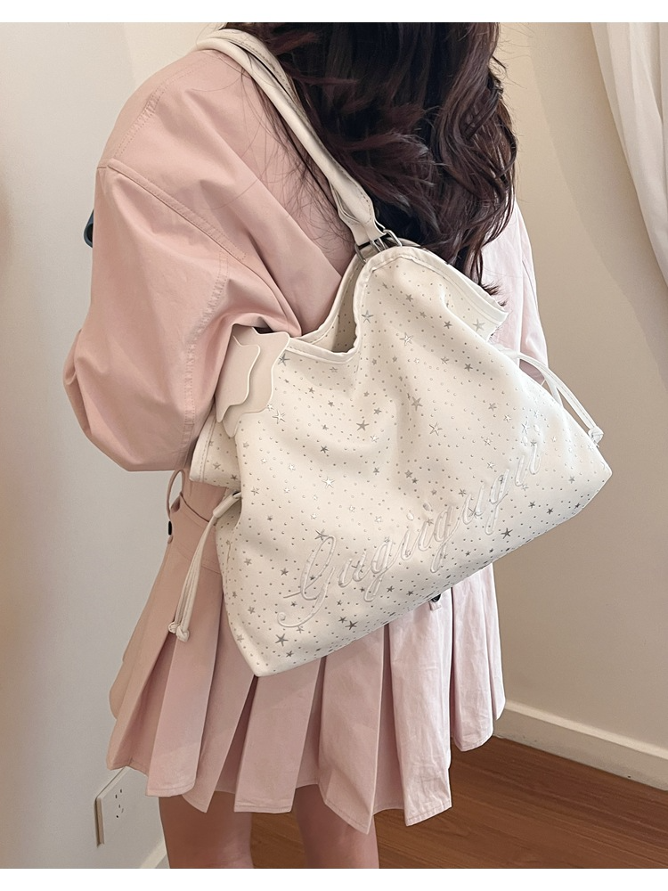 3color/ペンダント付き星柄刺繍ショルダーバッグ/cm0286