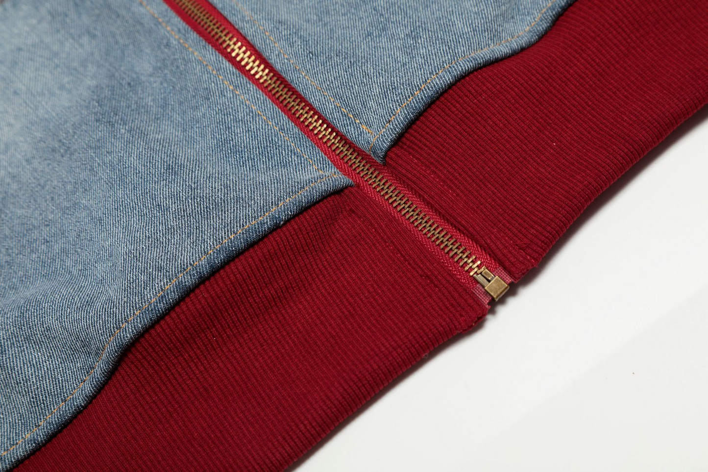 オフショルダー刺繡ワンポイントロゴデジップアップトップス/cm0003