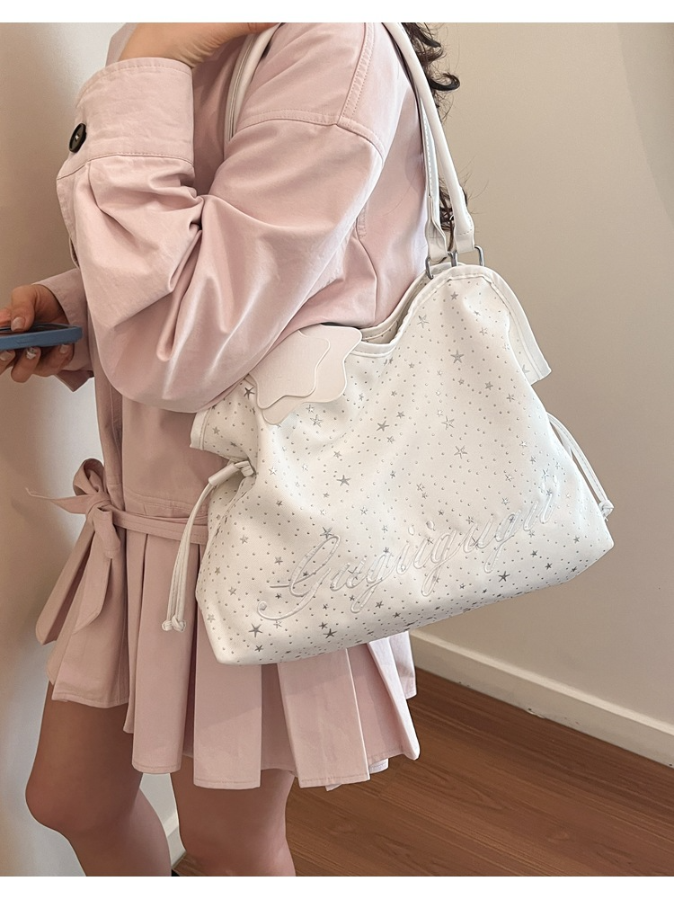 3color/ペンダント付き星柄刺繍ショルダーバッグ/cm0286