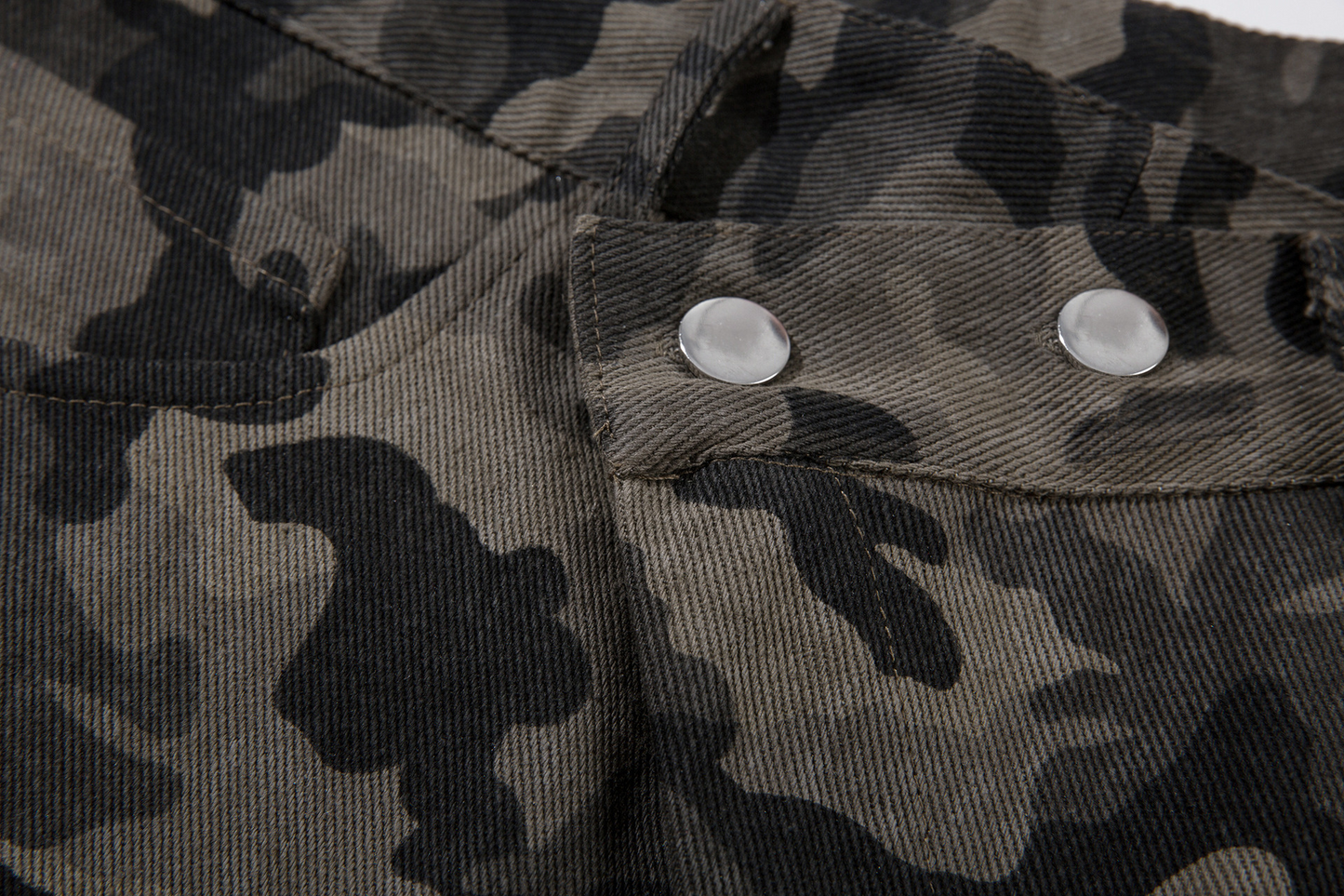 カモフラ柄ビジューアルファベットデザインデニムパンツ/cm0091