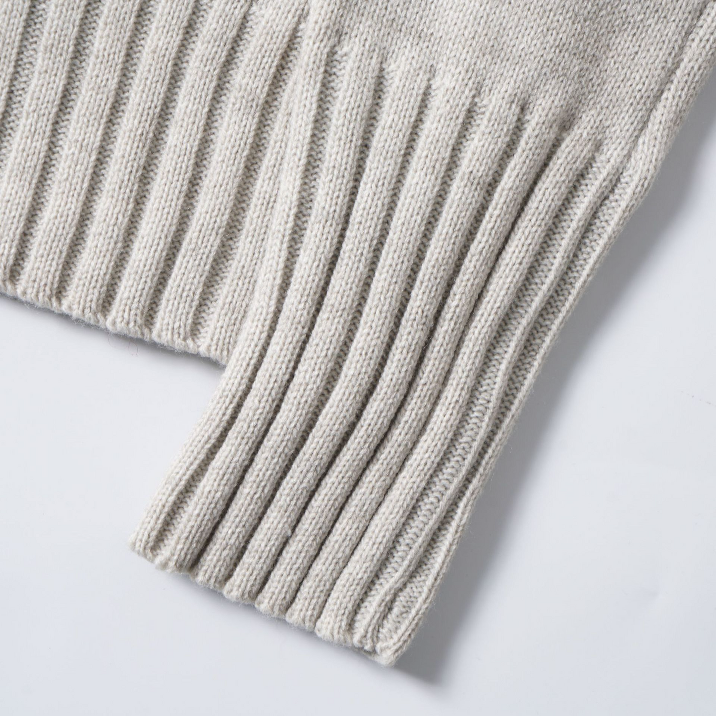 ロゴワンポイントハイネックジップアップニット/cm0124