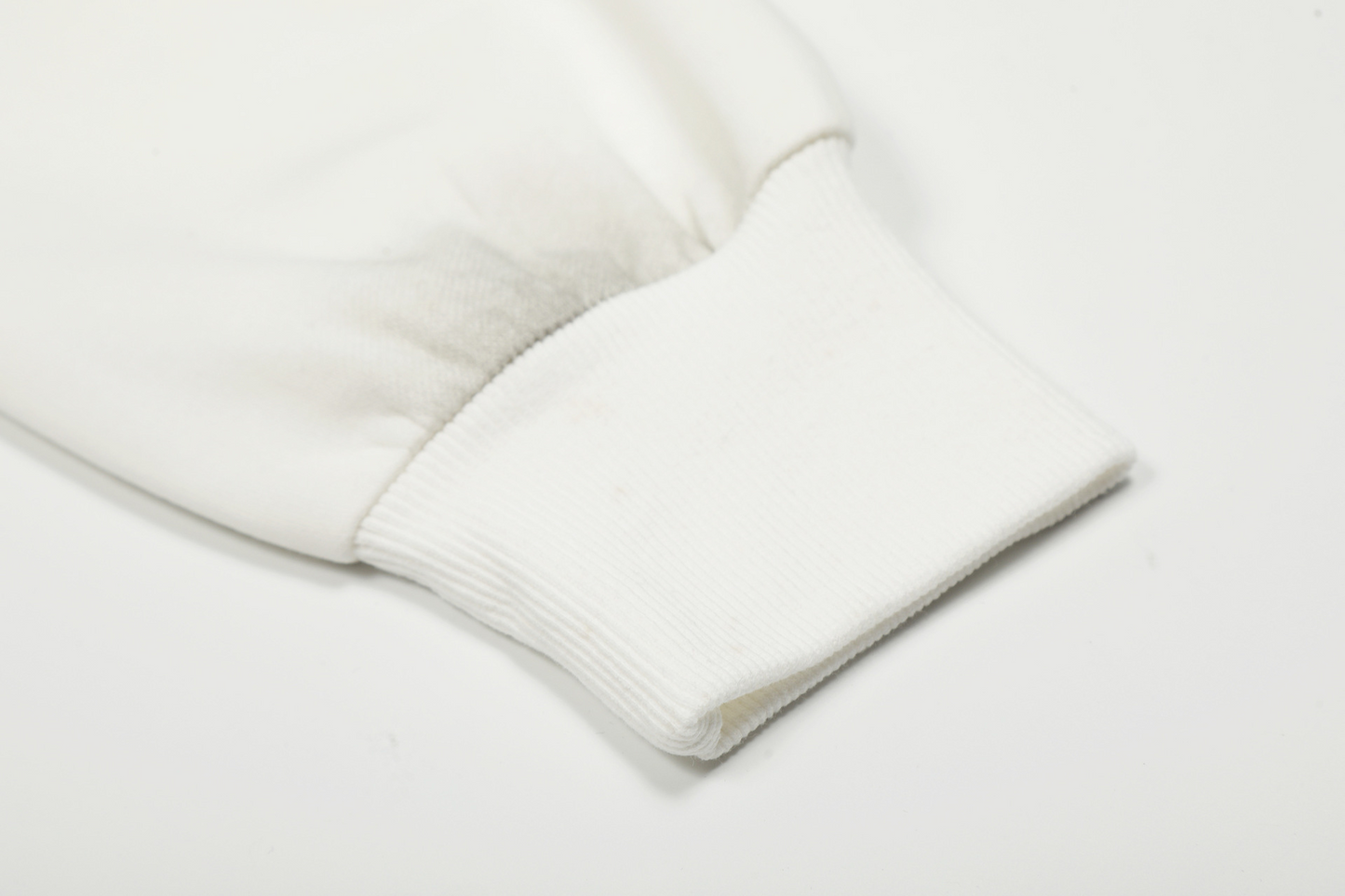 スタッズ付きグランジオフショルダースウェットcm0024