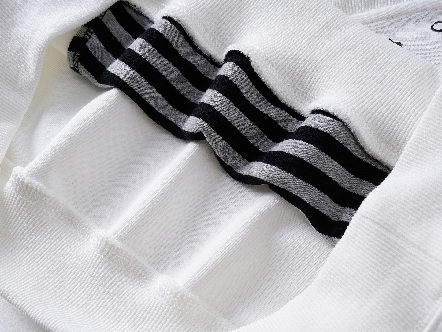 ボーダーフェイクレイヤードオフショルダートップス/2color/cm0134