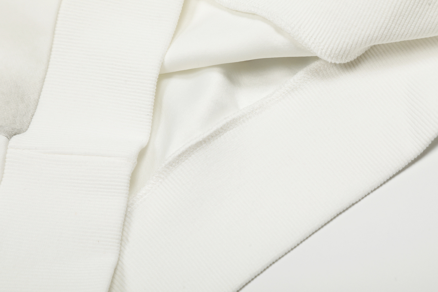 スタッズ付きグランジオフショルダースウェットcm0024