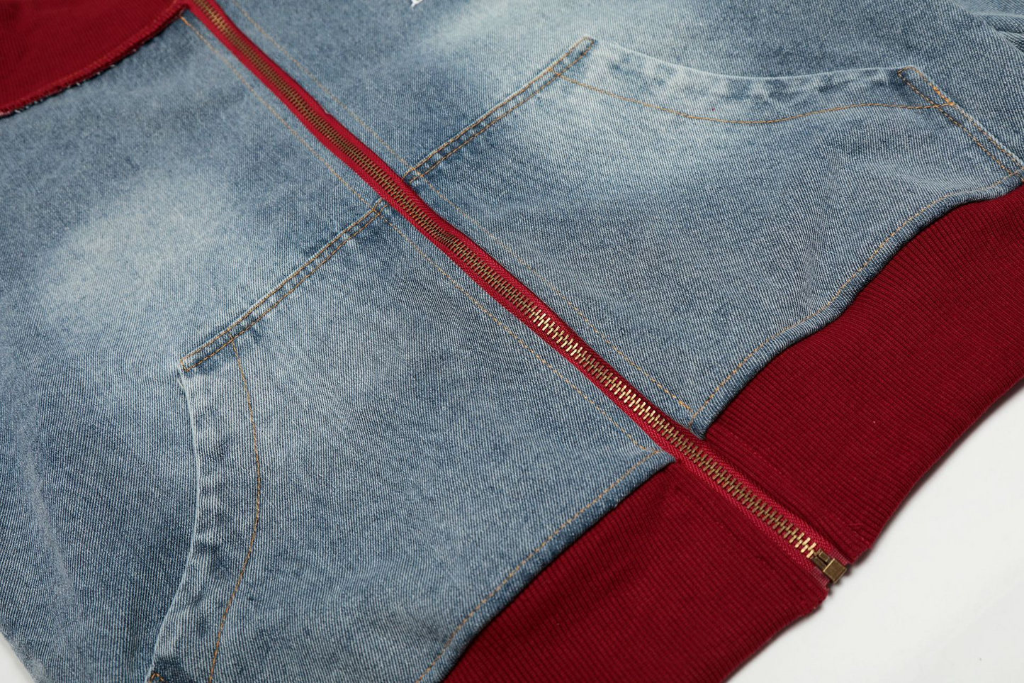 オフショルダー刺繡ワンポイントロゴデジップアップトップス/cm0003